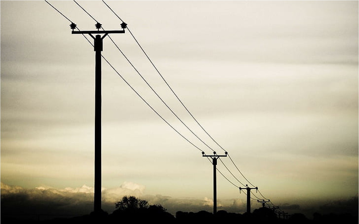 Segmented electrical transmission lines to improve fault localization in reports.