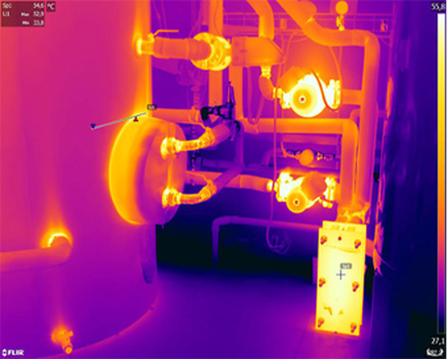 Areas of a production process where high temperatures are detected. Thermograph allows us to observe the production process. Source: https://aclingenieria.com/termografia-aplicada-a-camaras-de-frio/