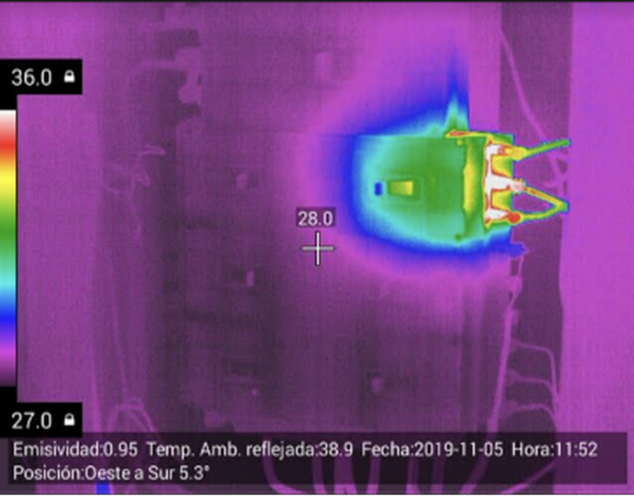 Failure of a circuit breaker. Reference: Thermograph Level II Nolbys Espinosa Mazon, Power Plant, (Mariel).